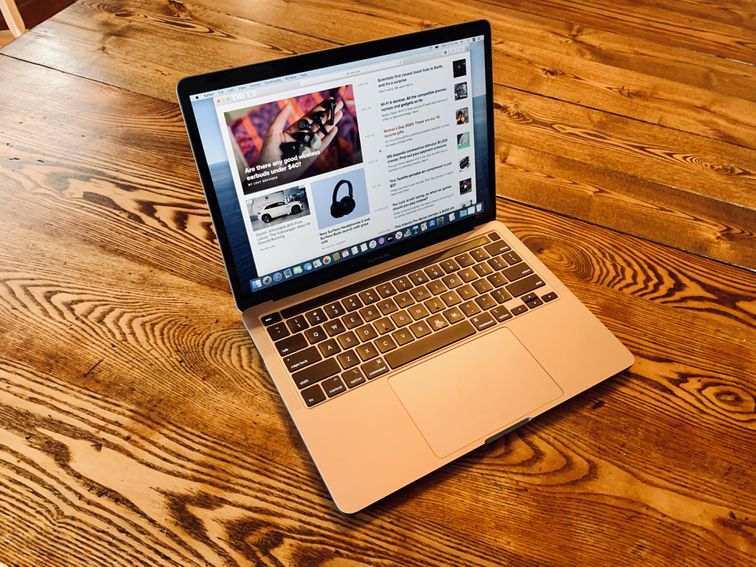 Apple MacBook Pro: Hands-on with the new Magic Keyboard version – CNET
